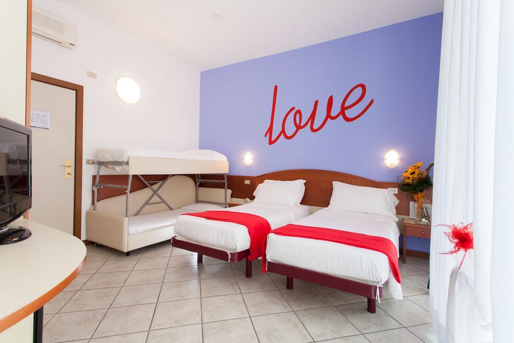 B&B Isabella Milano Marittima Oda fotoğraf